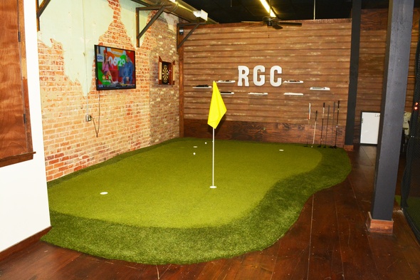 Pittsburgh Indoor Putting Green
